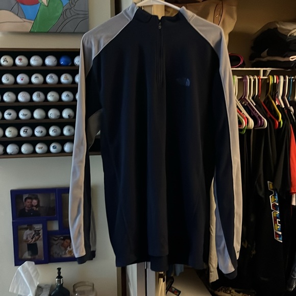 North face pullover Men’s size Large Color blue/gray - Picture 3 of 3